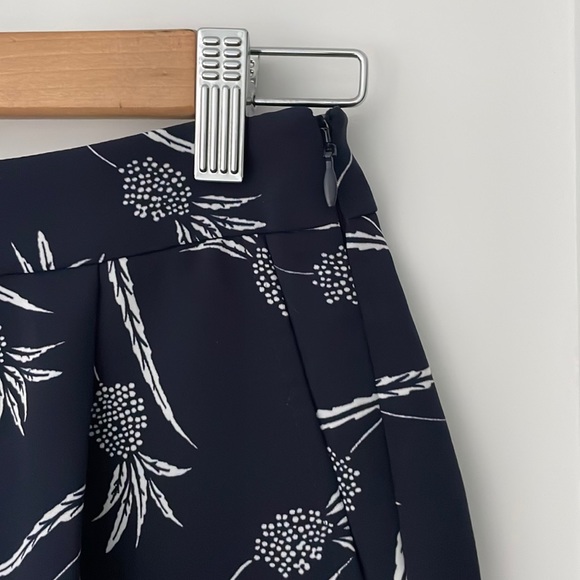 NWOT Ann Taylor Floral Pineapple Print Summer Shorts - Picture 6 of 8